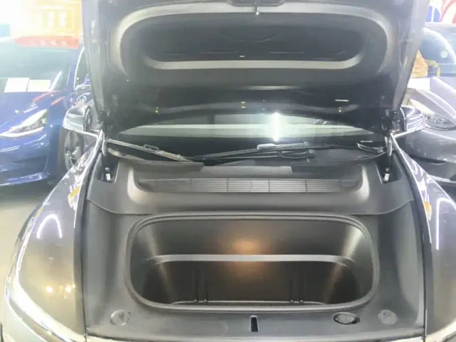 Tesla Model Y — Фото автомобиля 19