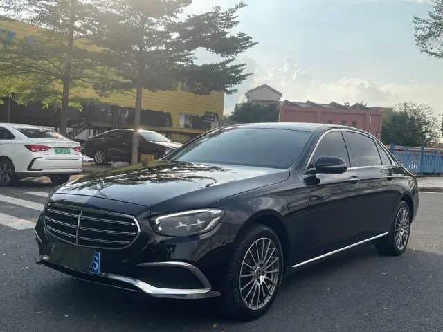 Mercedes-Benz E-Class — Фото автомобиля 2