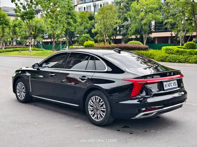 Hongqi H5 — Фото автомобиля 14