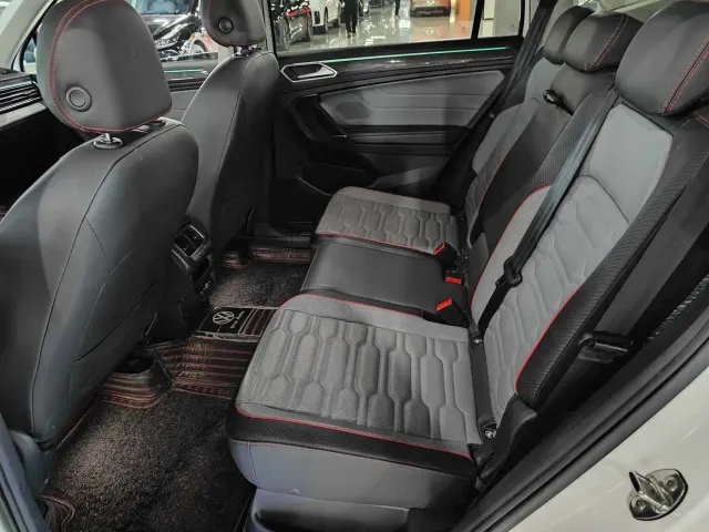 Volkswagen Tiguan L PHEV — Фото автомобиля 4