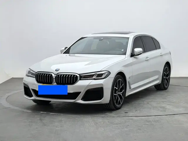 Фотография автомобиля — BMW 5 Series