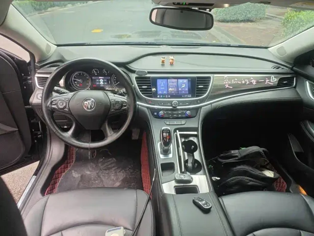 Buick LaCrosse — Фото автомобиля 5