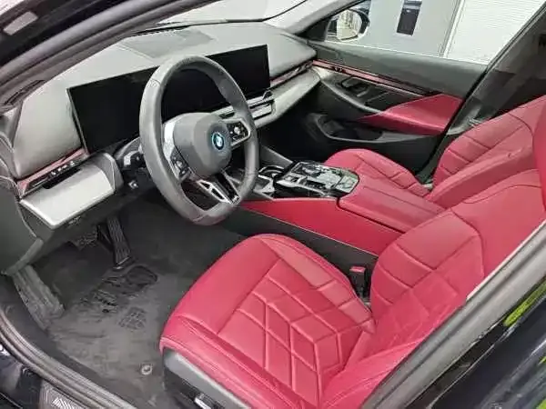 BMW i5 — Фото автомобиля 6