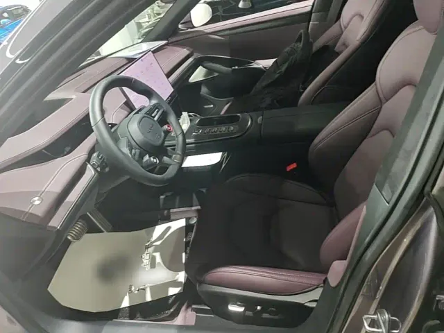 Xiaomi SU7 — Фото автомобиля 14