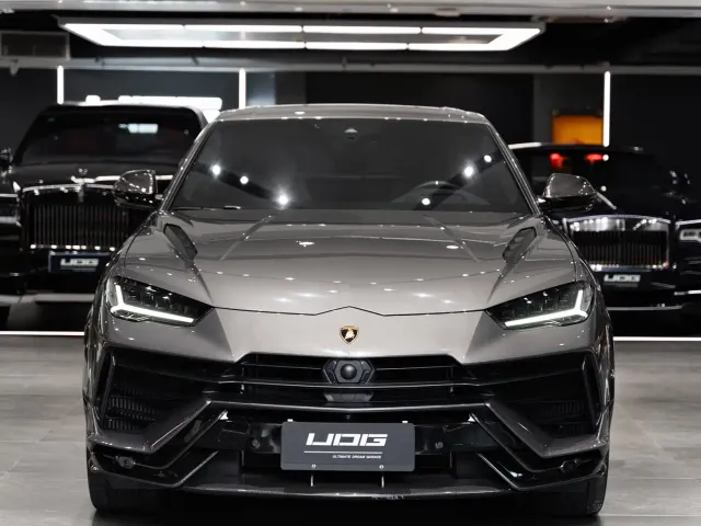 Lamborghini Urus — Фото автомобиля 4
