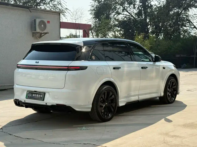 Li Auto L7 — Фото автомобиля 17