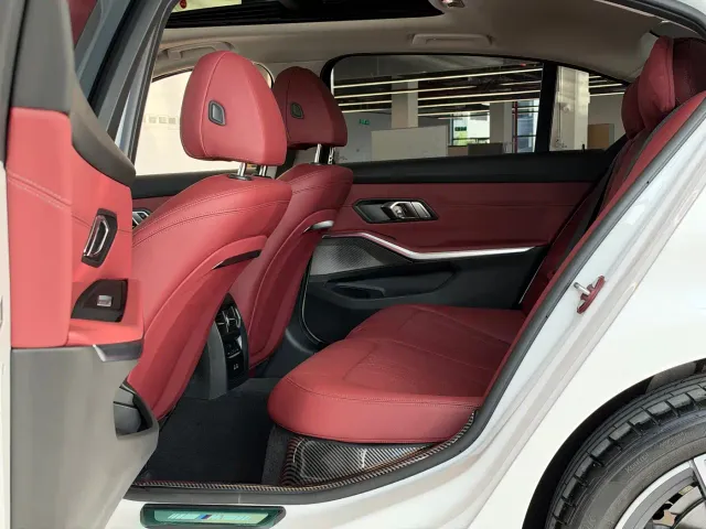 BMW 3 Series — Фото автомобиля 9