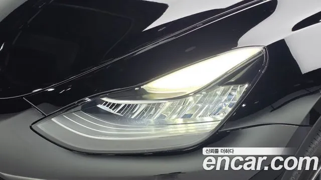 Tesla Model Y — Фото автомобиля 22