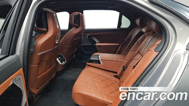BMW 7 Series G70 — Фото автомобиля 16