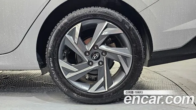 Hyundai AVANTE Новый Avante (CN7) — Фото автомобиля 21