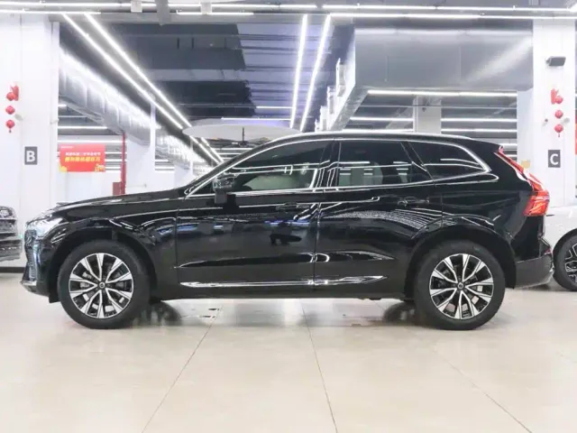 Volvo XC60 — Фото автомобиля 3