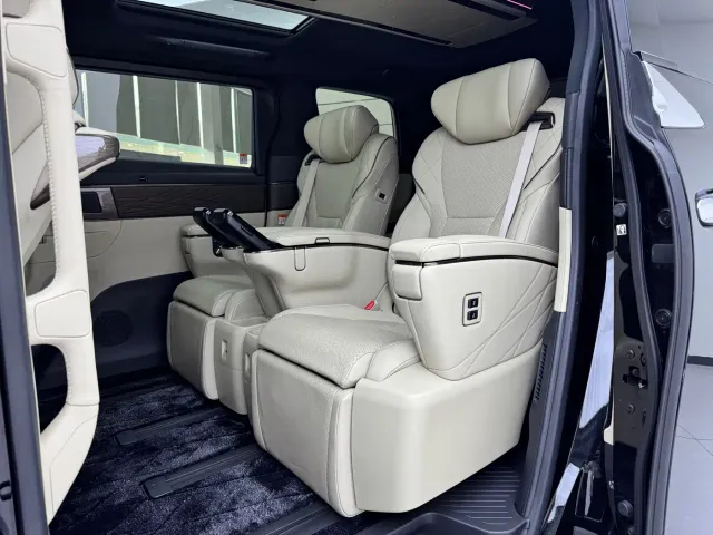 Toyota Vellfire — Фото автомобиля 6