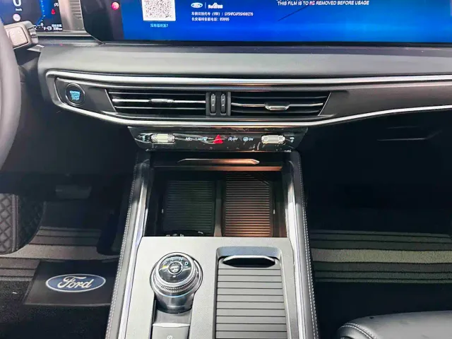 Ford Explorer — Фото автомобиля 15