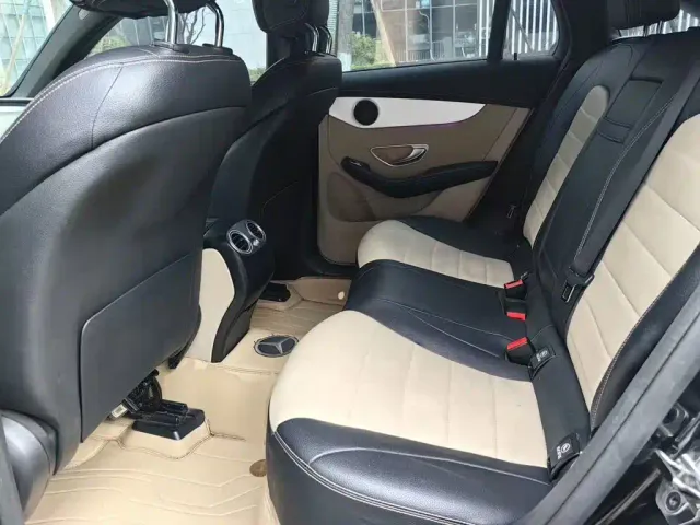 Mercedes-Benz EQC — Фото автомобиля 16