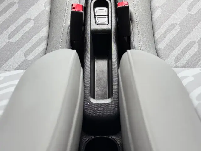 Leapmotor T03 — Фото автомобиля 15