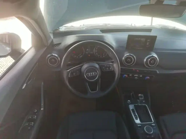 Audi Q2L — Фото автомобиля 10