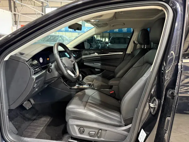 Volkswagen Passat — Фото автомобиля 7