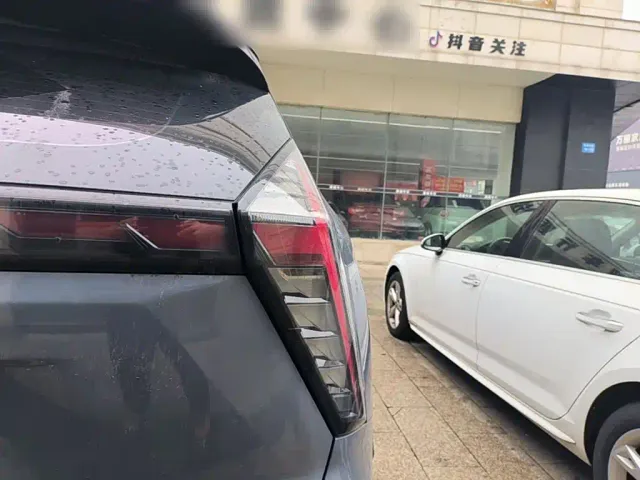 Geely Boyue L — Фото автомобиля 7