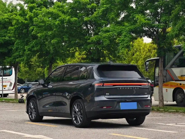 Leapmotor C10 — Фото автомобиля 9