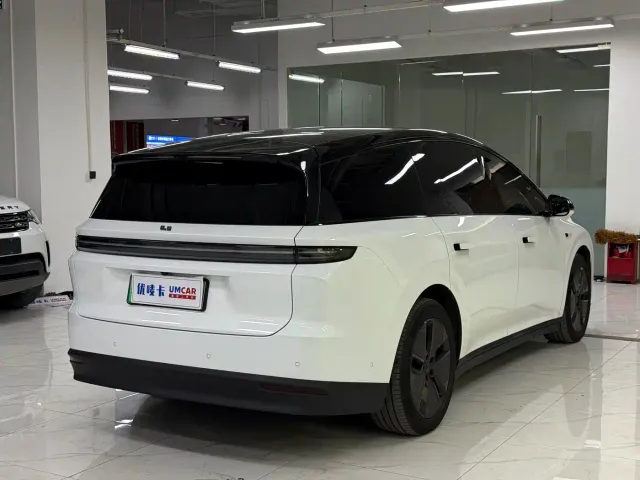Li Auto i8 — Фото автомобиля 6