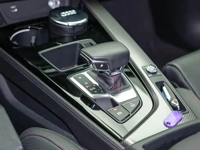 Audi A4L — Фото автомобиля 13