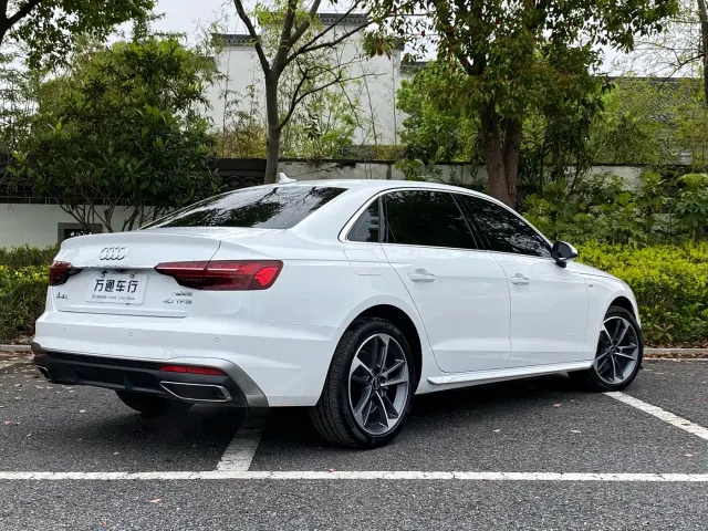 Audi A4L — Фото автомобиля 5