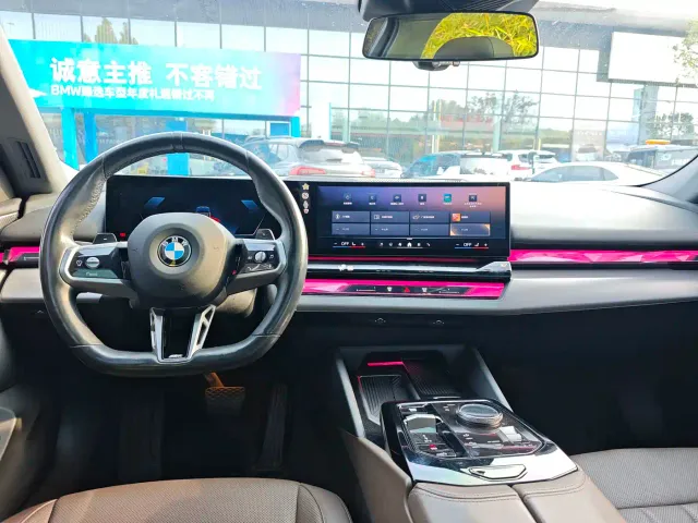 BMW 5 Series — Фото автомобиля 8