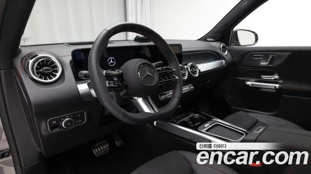 Mercedes-Benz EQB — Фото автомобиля 13