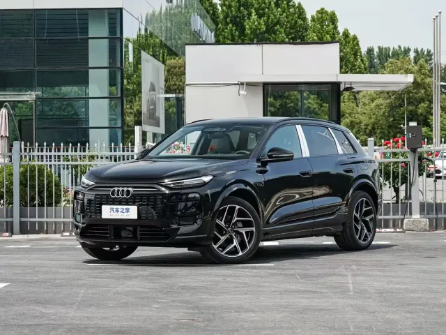 Audi Q6L e-tron — Фото автомобиля 2