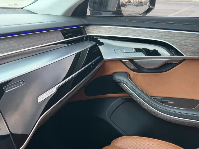 Audi A8 — Фото автомобиля 18