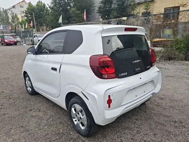 Roewe Clever — Фото автомобиля 4