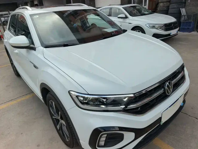 Volkswagen T-Roc — Фото автомобиля 3