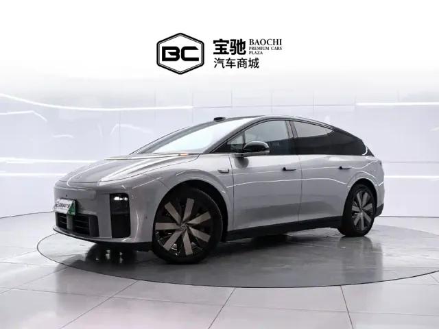 Фотография автомобиля — Li Auto i6