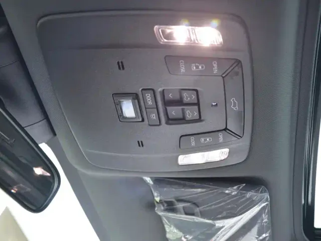 Toyota Granvia — Фото автомобиля 13