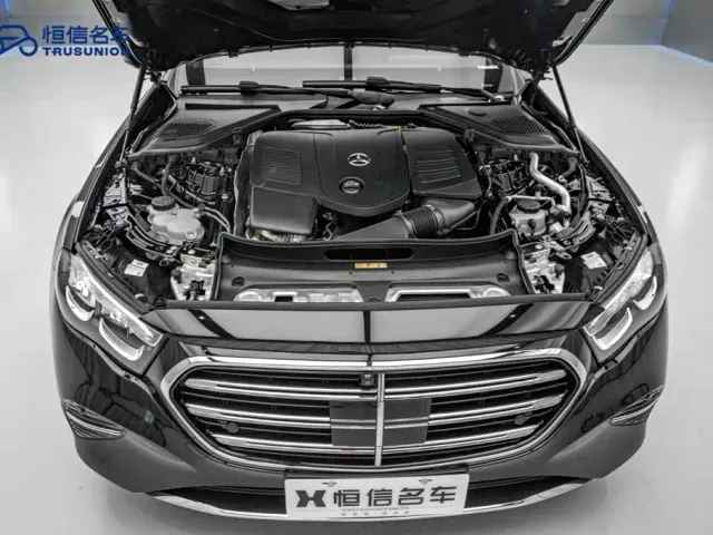 Mercedes-Benz E-Class — Фото автомобиля 21