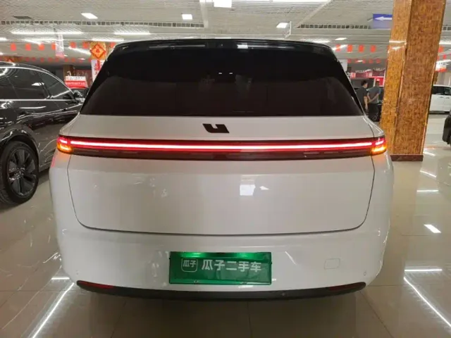 Li Auto L7 — Фото автомобиля 5