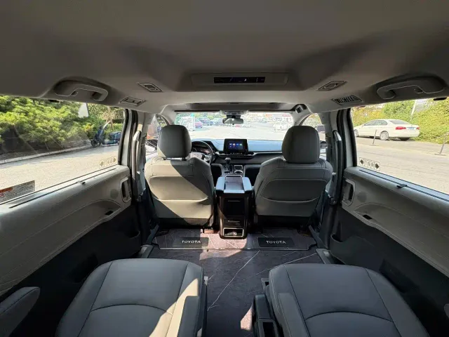 Toyota Granvia — Фото автомобиля 11