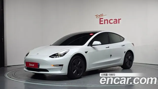 Фотография автомобиля — Tesla Model 3