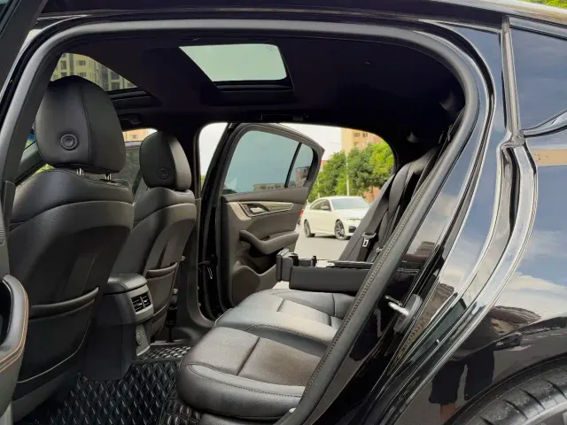 Cadillac CT5 — Фото автомобиля 24