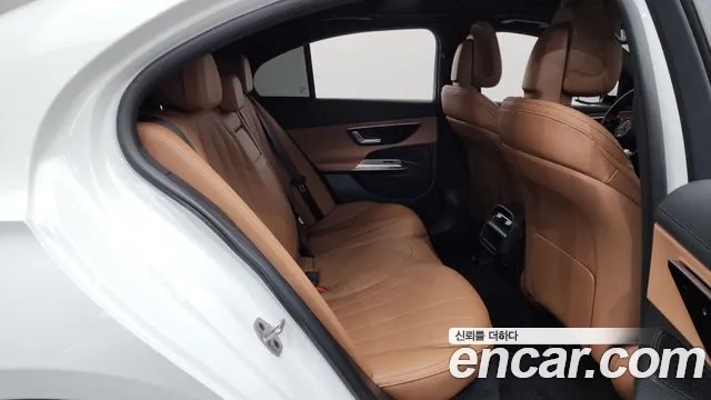 Mercedes-Benz E-Class — Фото автомобиля 9