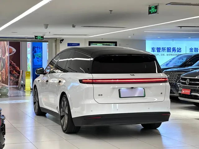 Li Auto i8 — Фото автомобиля 7