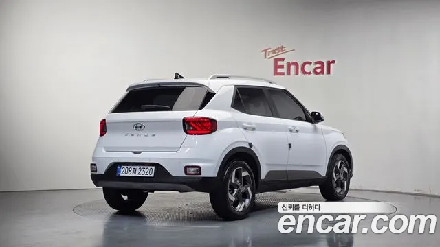Hyundai Venue — Фото автомобиля 2