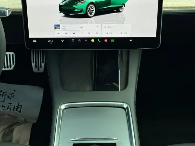 Tesla Model 3 — Фото автомобиля 11