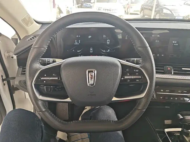 Bestune B70 — Фото автомобиля 10