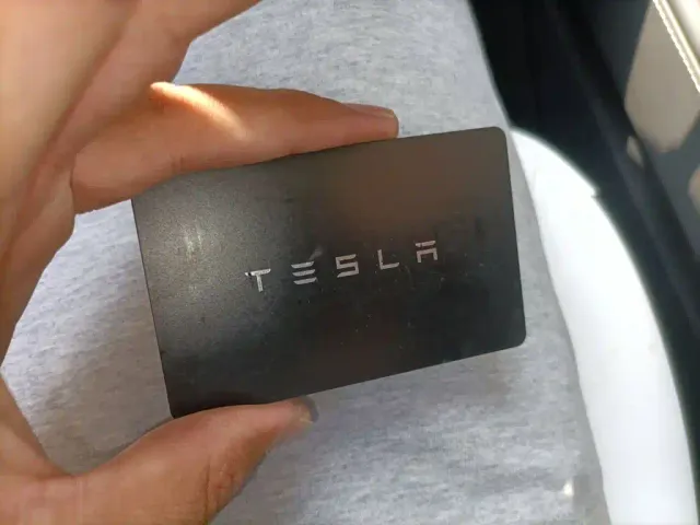 Tesla Model Y — Фото автомобиля 9