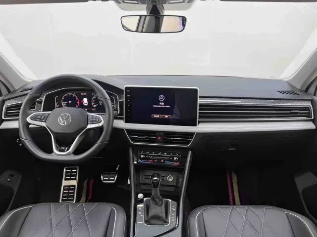 Volkswagen Tiguan L — Фото автомобиля 17