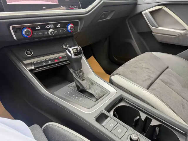 Audi Q3 — Фото автомобиля 12