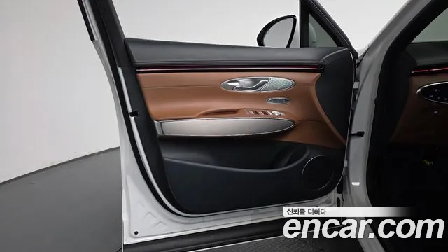 Genesis GV70 — Фото автомобиля 13
