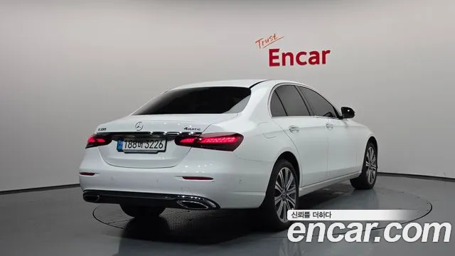 Mercedes-Benz E-Class E-класс W213 E350 4MATIC Exclusive — Фото автомобиля 2