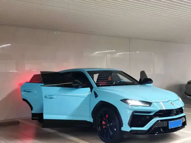 Lamborghini Urus — Фото автомобиля 9